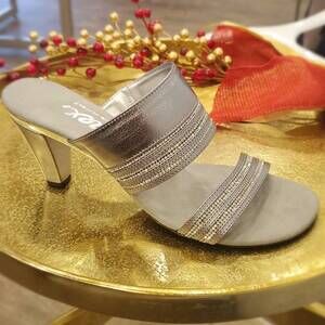NEW ONEX women's lydia heel in gold